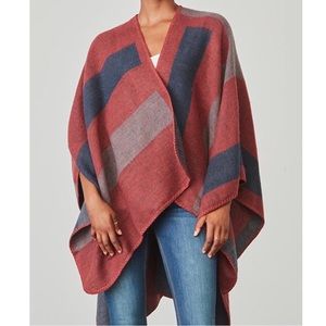 BB Dakota poncho, NWOT
